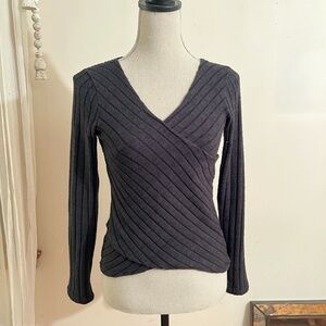 Black Criss Cross Front V-Neck Long Sleeved Sweater Size Small By Derek Heart